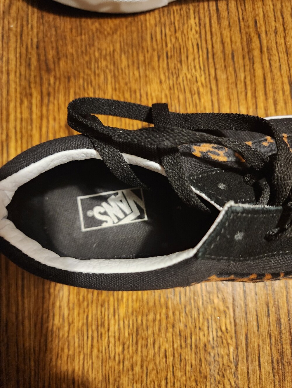 Vans - Picture 6 of 9